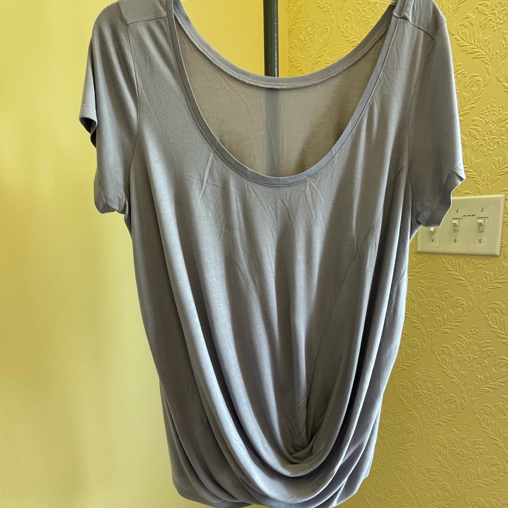 XL Fabletics Short Sleeve T Shirt Grey/Purple